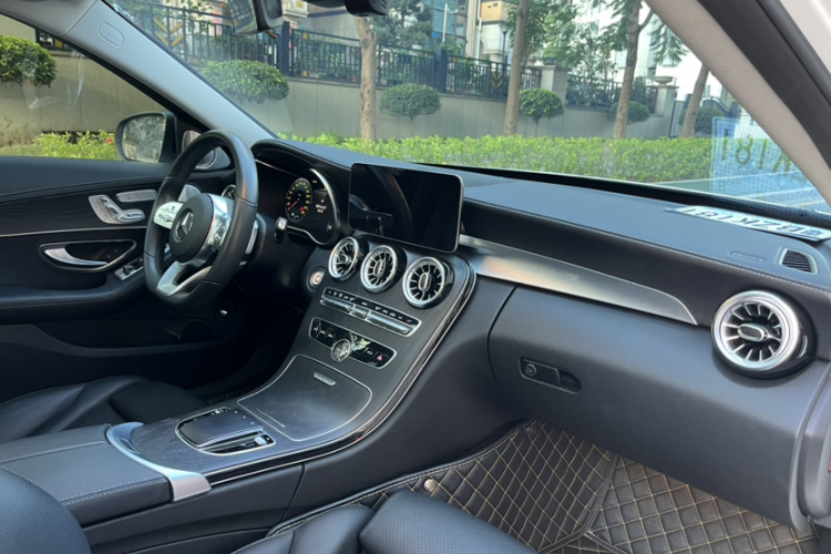 Mercedes-Benz C Class 2021 car image #19