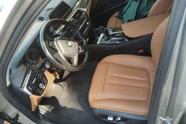 BMW 5 Series 2017 car image #19
