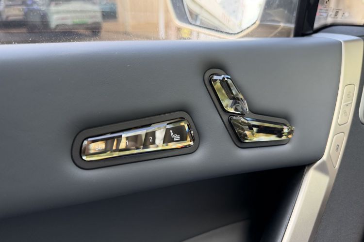 BMW iX M60 2022 #19 BMW iX M60 2022 car image #19