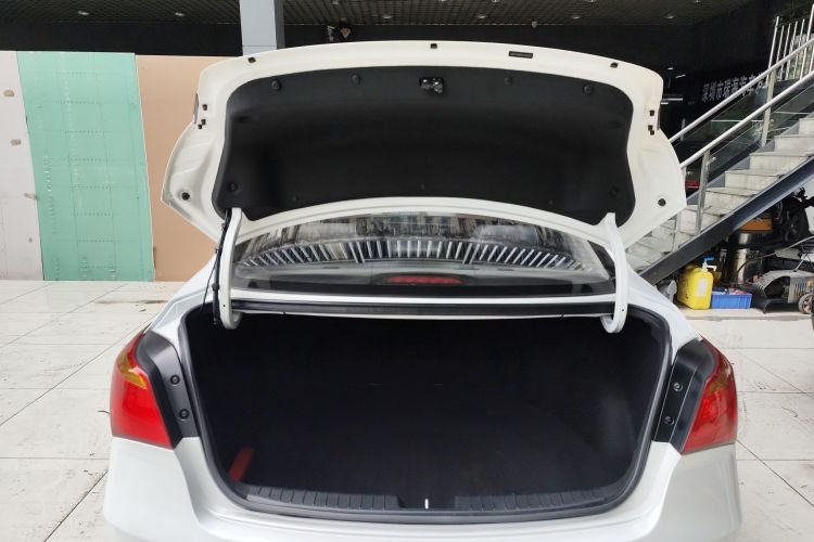 Hyundai Mistra 2016 #19 Hyundai Mistra 2016 car image #19