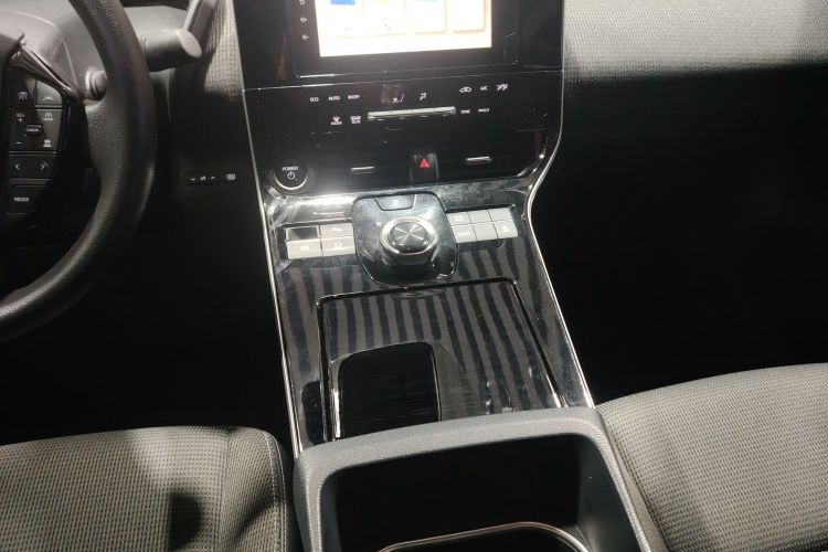 Toyota bZ4X 2023 immagine di auto #19