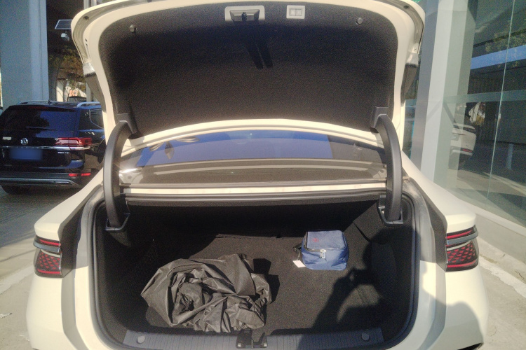 BYD Seal 07 DM-i 2025 car image #19