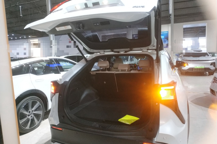 Toyota bZ4X 2022 immagine di auto #19