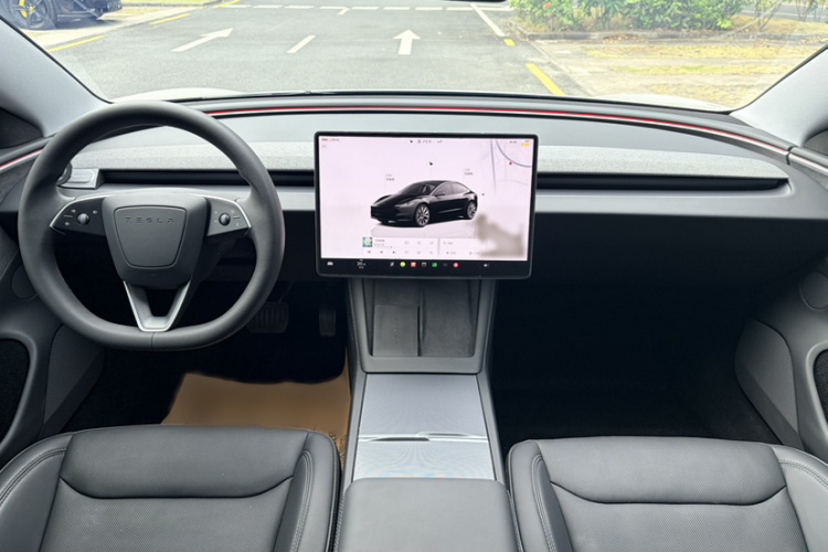 Tesla Model 3 2023 car image #19