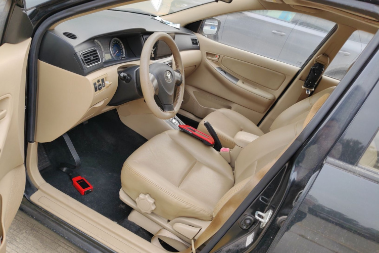 Toyota Corolla (Classic) 2015 #19 Toyota Corolla (Classic) 2015 immagine di auto #19