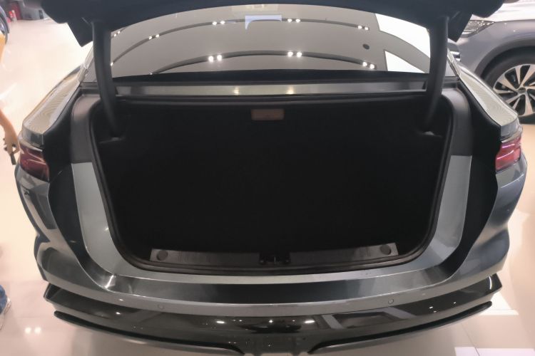 BYD HanL 2025 صورة سيارة #19