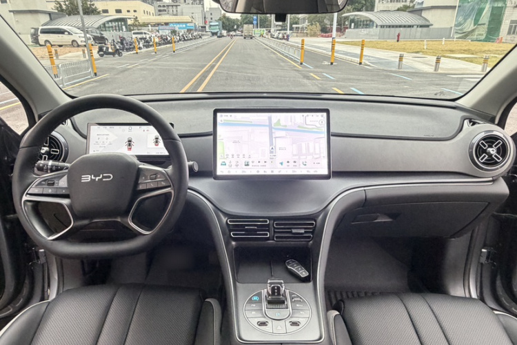 BYD Sea Lion 05 DM-i 2025 car image #19