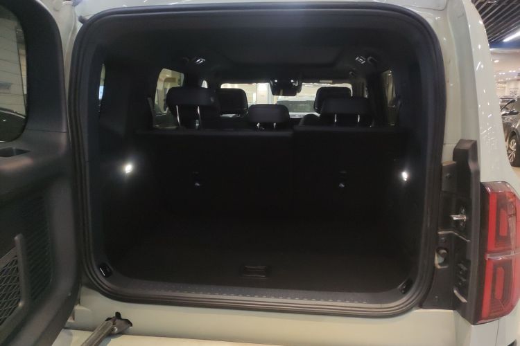 FangChengBao Leopard 5 2025 #19 FangChengBao Leopard 5 2025 car image #19