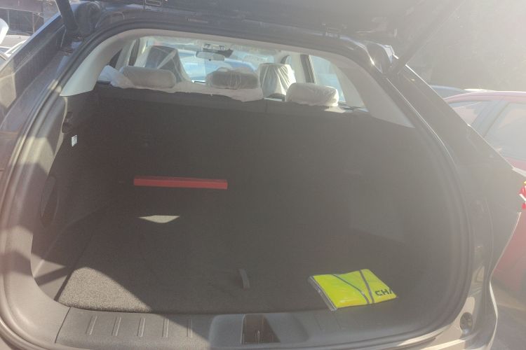 Changan UNI-Z PHEV 2025 #19 Changan UNI-Z PHEV 2025 car image #19