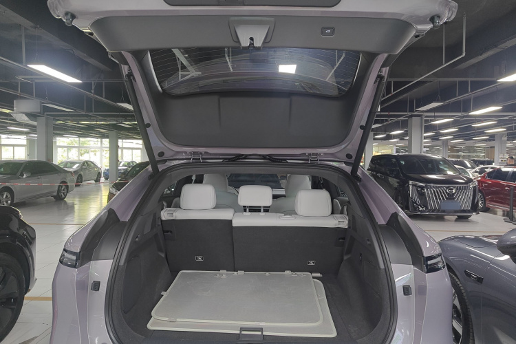 Xpeng G6 2025 صورة سيارة #19