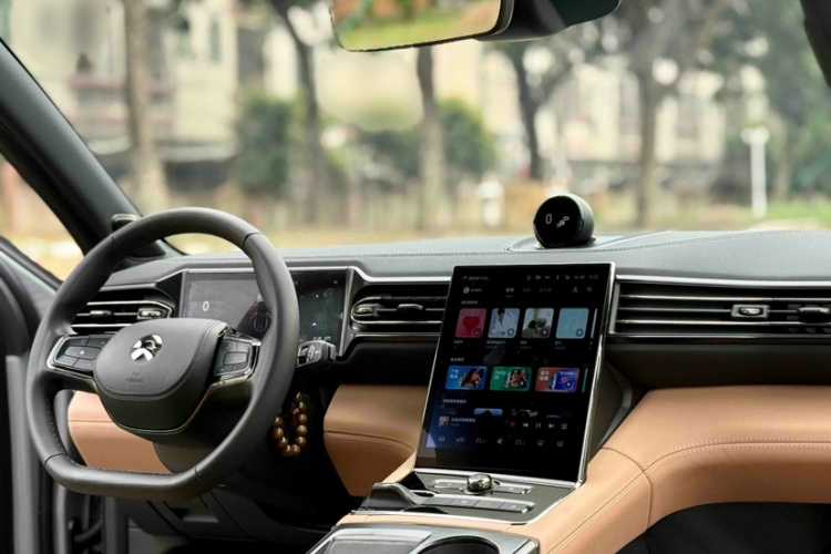 NIO ES8 2020 car image #19