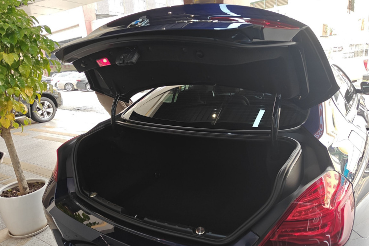 BMW 6 Series 2018 #19 BMW 6 Series 2018 car image #19