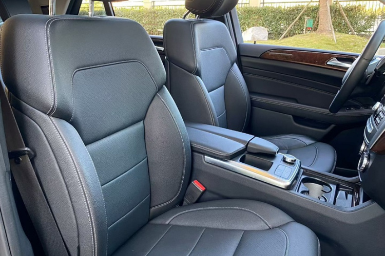 Mercedes-Benz M Class 2015 car image #19