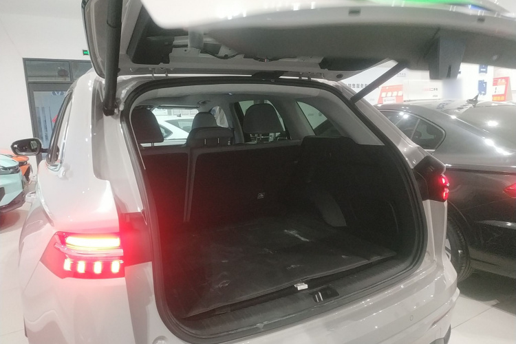 GEELY 2023 car image #19