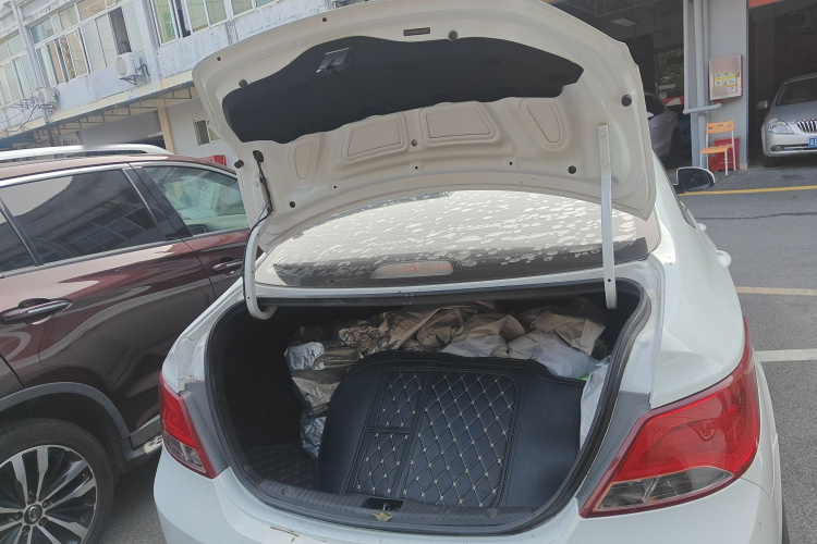 Hyundai Reina 2017 #19 Hyundai Reina 2017 car image #19