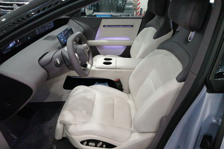 Avatr 06 2025 car image #19