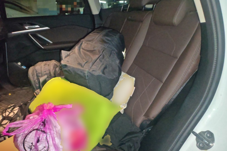 BMW iX1 2024 car image #19