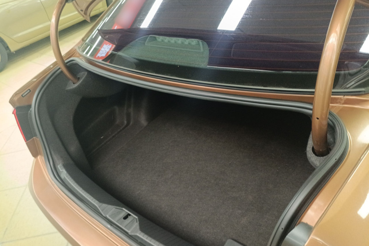 Volkswagen Lamando 2016 immagine di auto #19