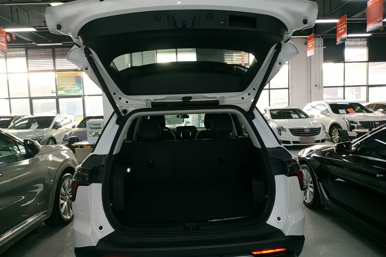 Chevrolet Equinox Plus 2025 car image #19