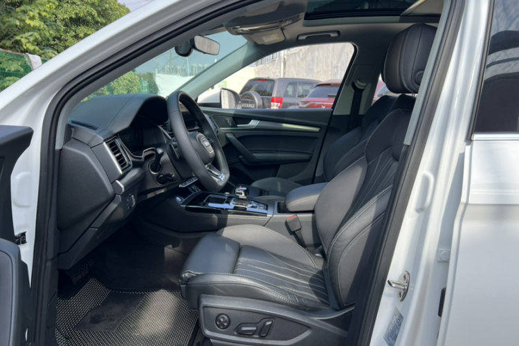 Audi Q5L 2022 car image #19