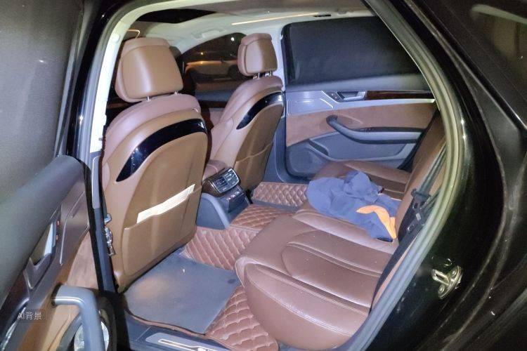 Audi A8 2017 car image #19