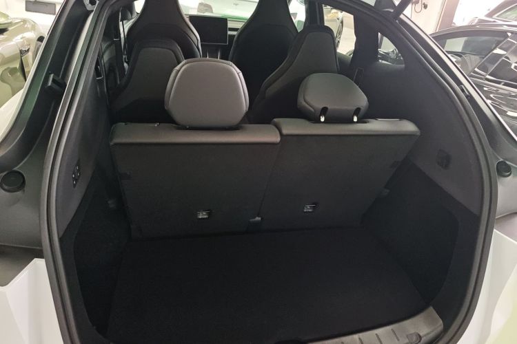 特斯拉 Model Y L 2025 汽车图片 #19