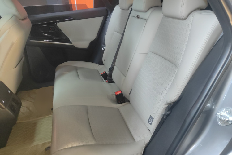 Toyota bZ4X 2022 immagine di auto #19