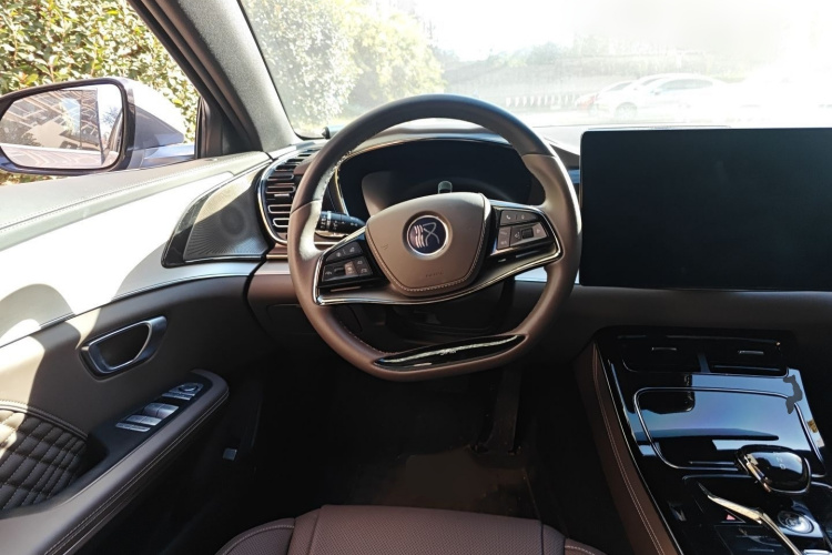 BYD Han 2024 car image #19