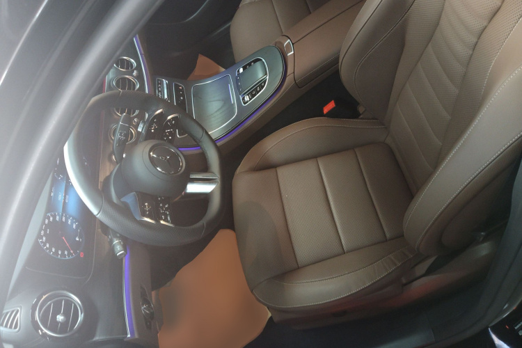 Mercedes-Benz E Class 2021 car image #19