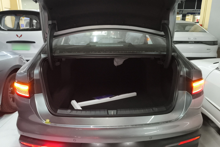 BYD Seal 05 DM-i 2025 car image #19