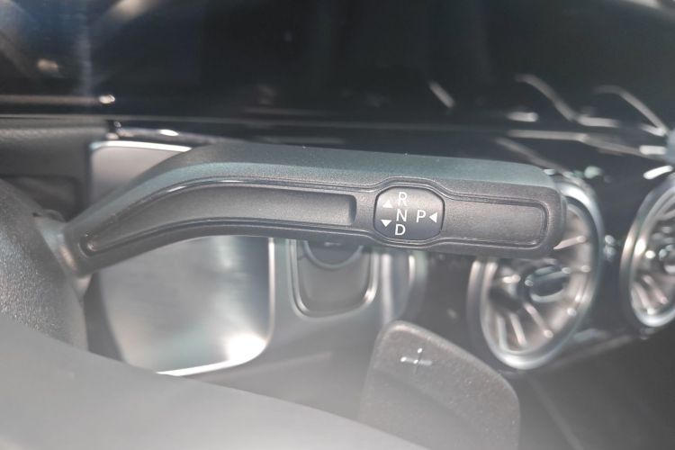 Mercedes-Benz EQB Class 2022 #19 Mercedes-Benz EQB Class 2022 car image #19