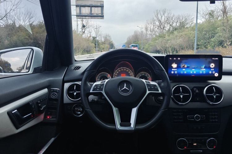 Mercedes-Benz GLK Class 2015 immagine di auto #19