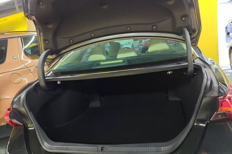 Toyota Avalon 2019 car image #19