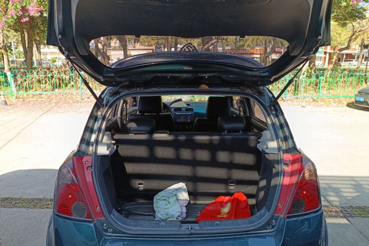 Suzuki Swift 2017 car image #19