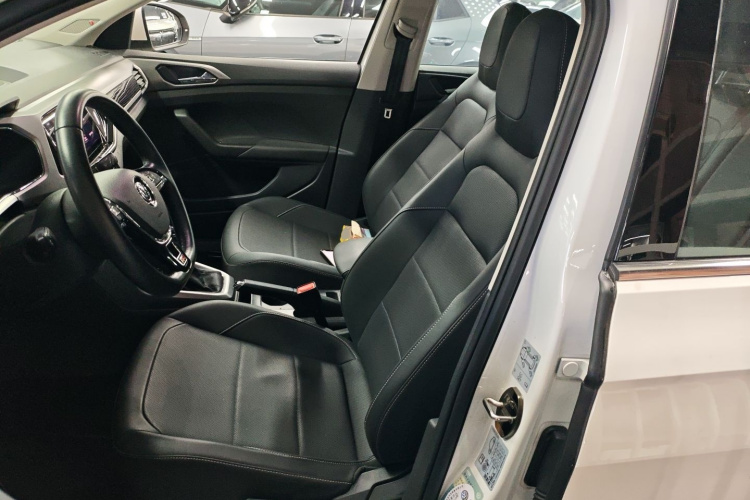 Volkswagen T-Cross 2019 #19 Volkswagen T-Cross 2019 car image #19