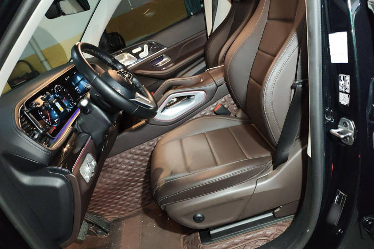 Mercedes-Benz GLE Class 2021 car image #19