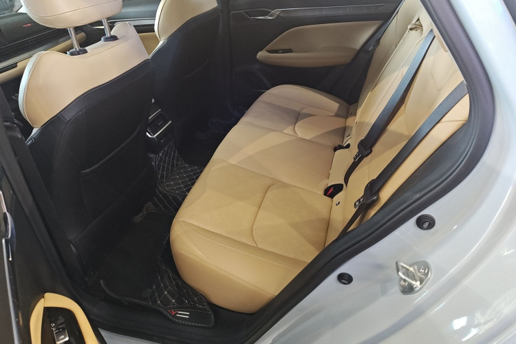 GEELY Emgrand L HiP 2023 #19 GEELY Emgrand L HiP 2023 car image #19