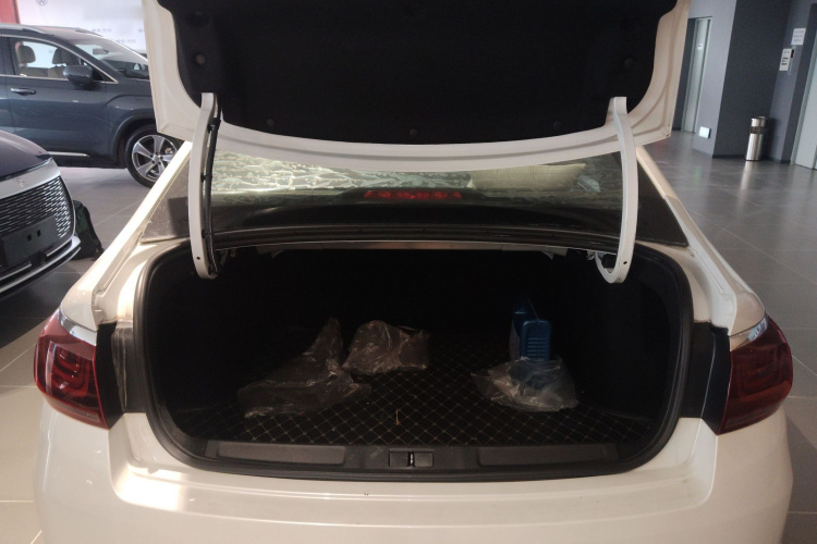 Citroen C4 C-Quatre 2018 car image #19