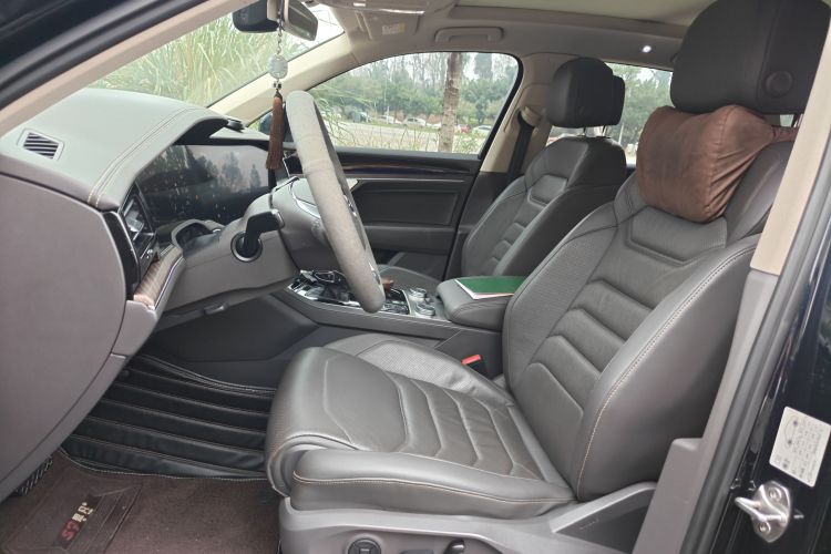 Volkswagen Touareg 2019 car image #19