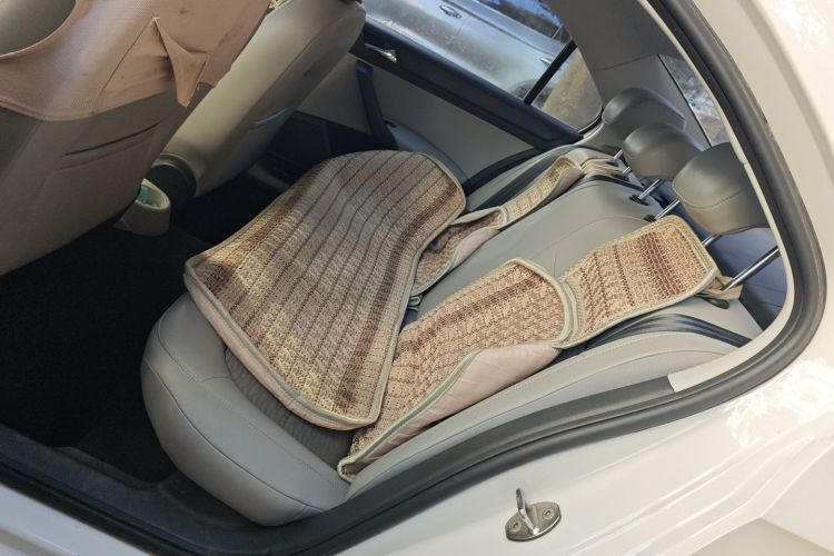 Skoda Rapid 2016 car image #19