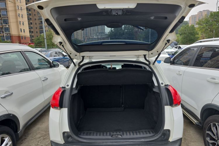 Peugeot 2008 2016 immagine di auto #19