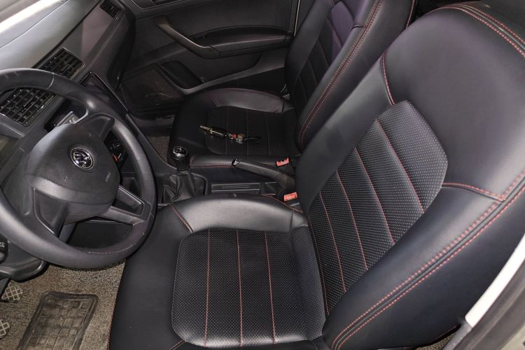 Skoda Rapid 2017 car image #19