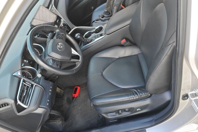 Toyota Camry 2022 immagine di auto #19