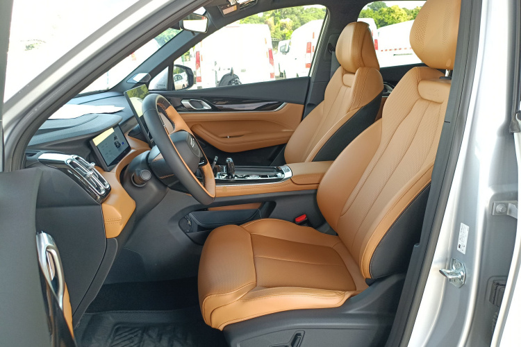 GEELY Boyue L 2025 #19 GEELY Boyue L 2025 car image #19