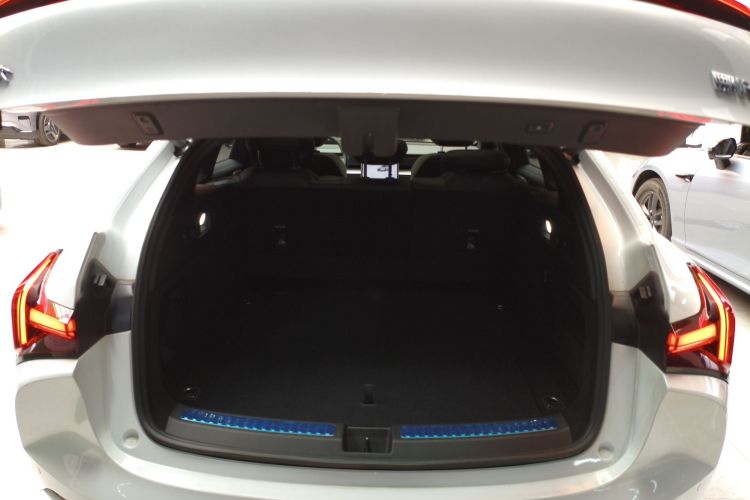 哪吒汽车 哪吒S猎装 2025 #19 哪吒汽车 哪吒S猎装 2025 汽车图片 #19