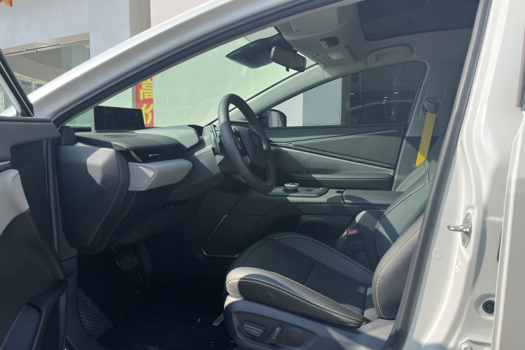 Toyota bZ5 2025 car image #19