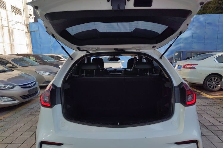 Vision X3 2019 car image #19