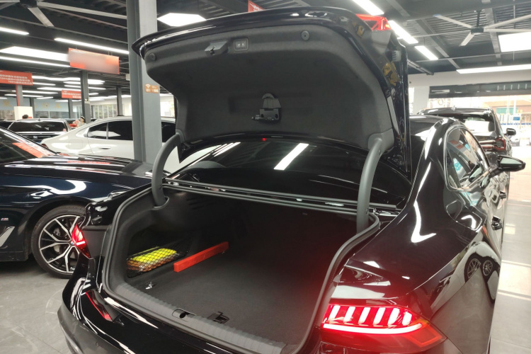 Audi A7L 2024 car image #19