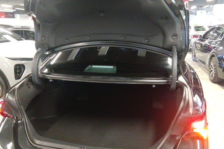 Toyota Avalon 2025 car image #19