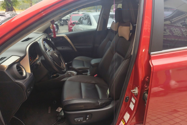 Toyota RAV4 2013 car image #19